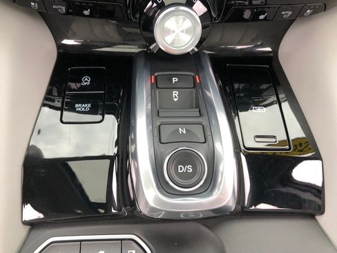 Used 2023 Acura MDX SH-AWD w/ Advance Package image 24