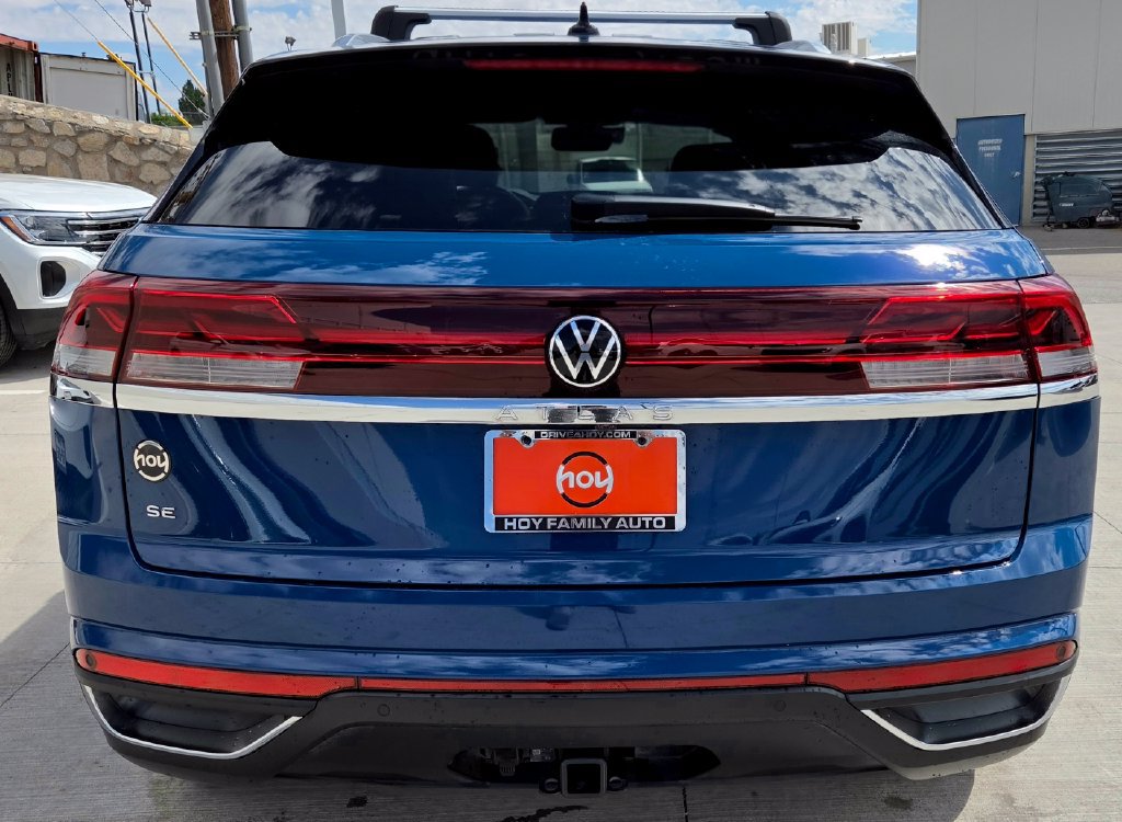 Certified 2026 Volkswagen Atlas Cross Sport SE FWD image 8