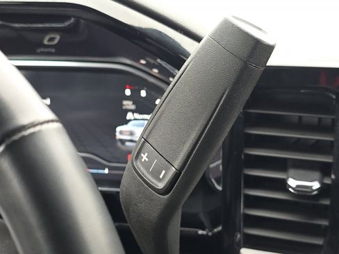 Used 2024 GMC Sierra 1500 SLT image 31