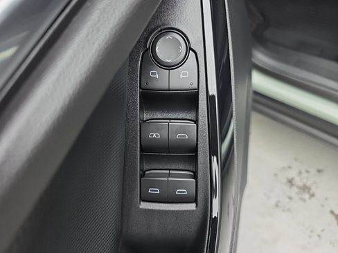 Used 2026 Chevrolet Equinox LT AWD/4WD image 21