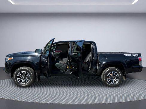 Used 2021 Toyota Tacoma TRD Sport AWD/4WD image 11