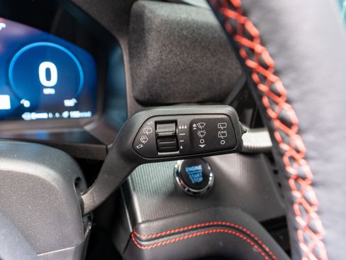 Used 2025 Ford Explorer ST-Line image 28