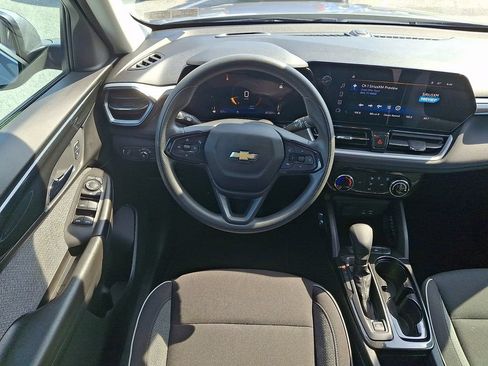 Used 2024 Chevrolet TrailBlazer LT FWD image 13