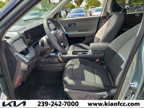 New 2027 Kia Seltos S FWD image 19