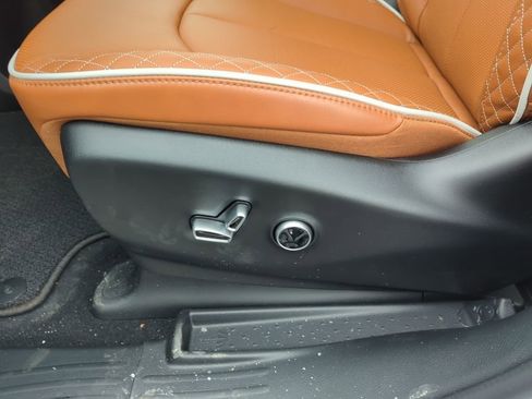 New 2026 Chrysler Pacifica Pinnacle w/ Trailer Tow Group image 34