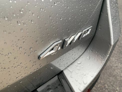 Used 2022 Ford Explorer XLT w/ Equipment Group 202A image 16