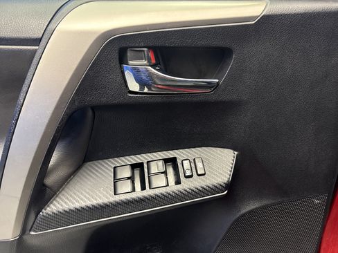 Used 2014 Toyota RAV4 XLE FWD image 10