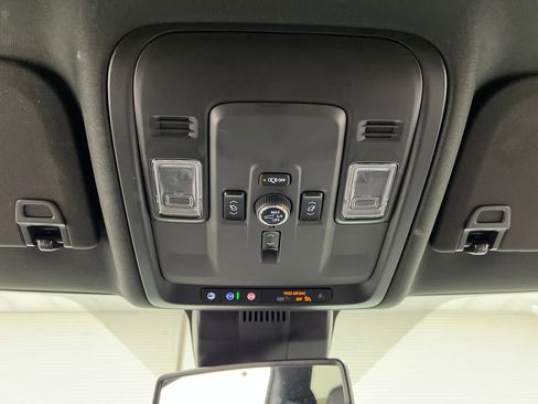 Used 2025 GMC Yukon XL Denali RWD image 62