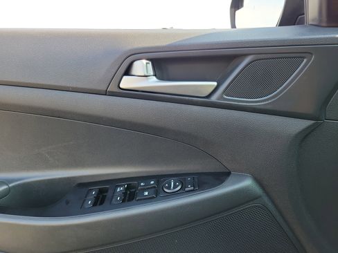 Used 2020 Hyundai Tucson SE image 17