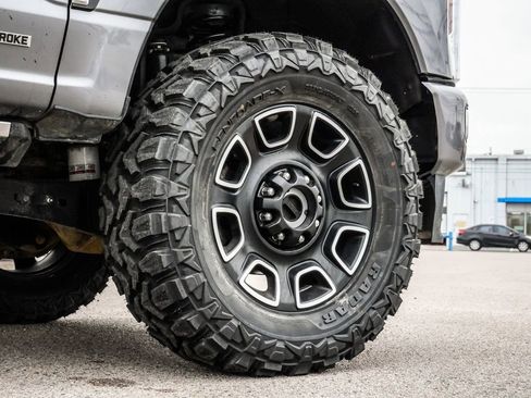Used 2024 Ford F250 Platinum AWD/4WD image 9