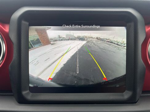 Used 2021 Jeep Wrangler Unlimited Rubicon w/ Xtreme Recon 35" Tire Package image 23