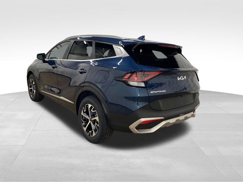 Used 2023 Kia Sportage EX AWD/4WD image 2
