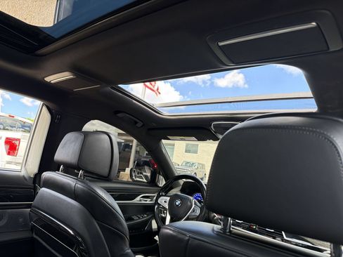 Used 2019 BMW 750i xDrive AWD/4WD image 24