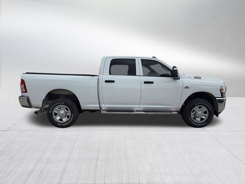 Used 2024 RAM 2500 Tradesman w/ Chrome Appearance Group AWD/4WD image 5
