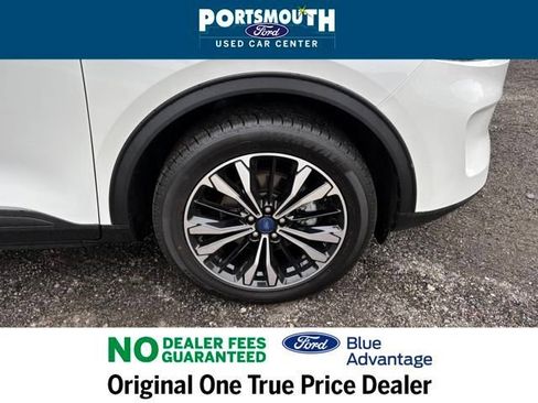 Used 2022 Ford Escape SEL w/ SEL Stealth AWD Package image 35