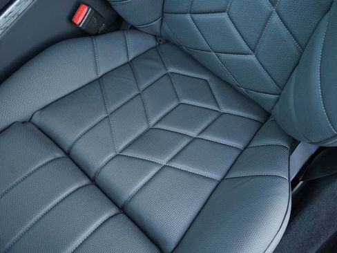 New 2026 BMW 760i xDrive w/ Premium Package image 12