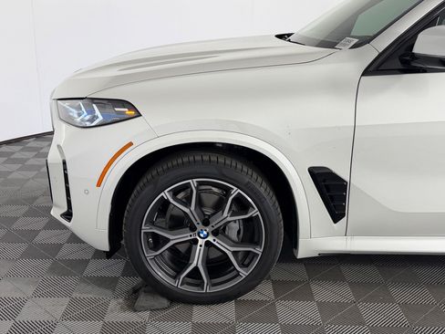 New 2026 BMW X5 xDrive40i w/ M Sport Package AWD/4WD image 11