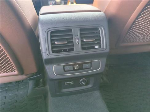 Used 2022 Audi Q5 2.0T Premium image 17