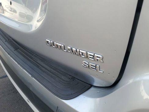 Used 2016 Mitsubishi Outlander SEL image 8