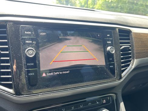Certified 2023 Volkswagen Atlas SE FWD image 22