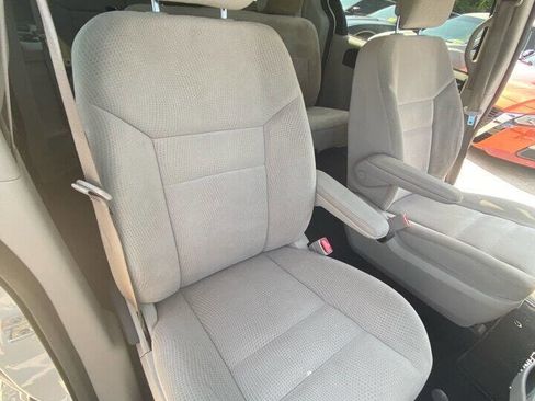 Used 2017 Dodge Grand Caravan SE image 14