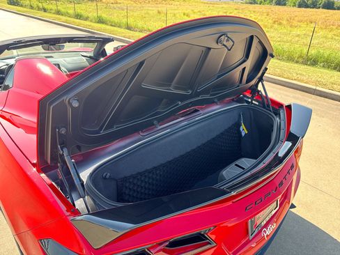Used 2023 Chevrolet Corvette Stingray Premium Conv w/ Z51 Performance Package RWD image 23