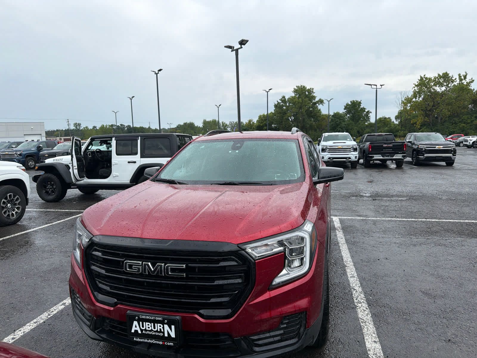 Used 2023 GMC Terrain SLE w/ Driver Convenience Package AWD/4WD image 13