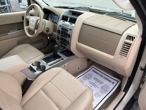 Used 2011 Ford Escape XLT w/ 203A Rapid Spec Order Code FWD image 29