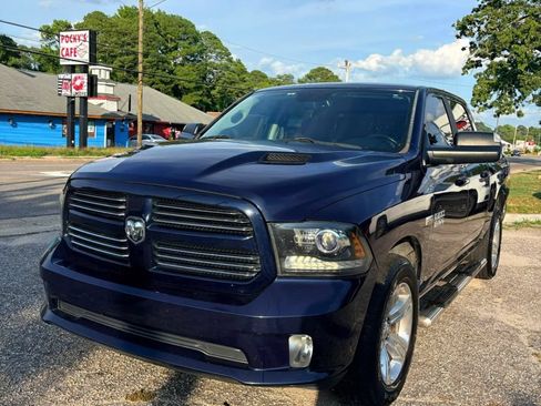 Used 2017 RAM 1500 Sport RWD image 3