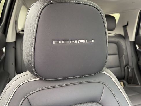 Used 2026 GMC Terrain Denali image 10