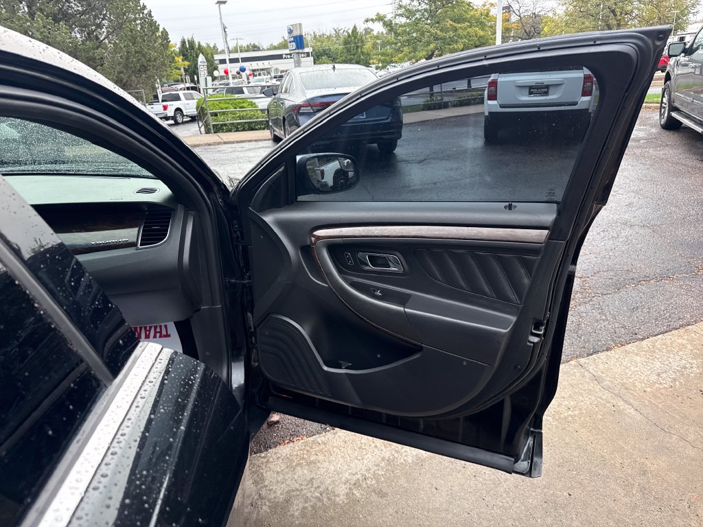 Used 2015 Ford Taurus Limited FWD image 24
