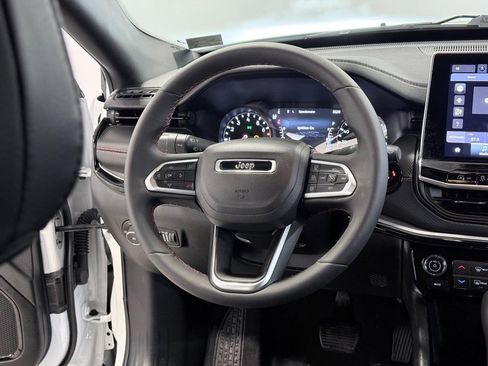 Used 2024 Jeep Compass Trailhawk image 23