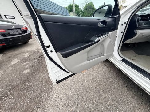 Used 2012 Toyota Camry LE FWD image 26