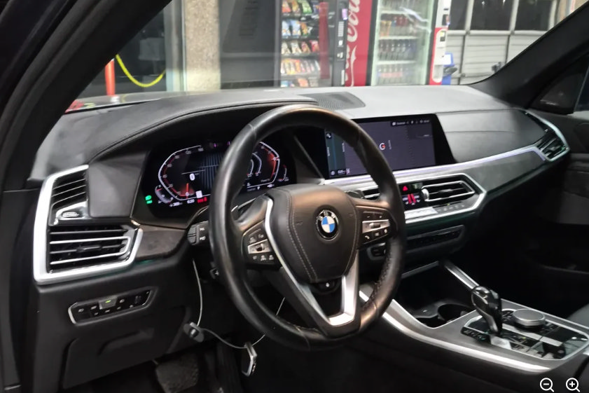 Used 2021 BMW X5 xDrive40i w/ Premium Package AWD/4WD image 7