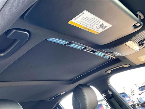 Used 2018 Mercedes-Benz C 300 Sedan image 18