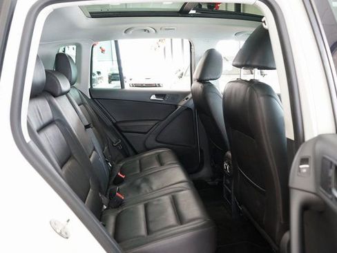 Used 2017 Volkswagen Tiguan Sport image 14