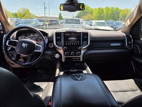 Used 2019 RAM 1500 Laramie AWD/4WD image 5