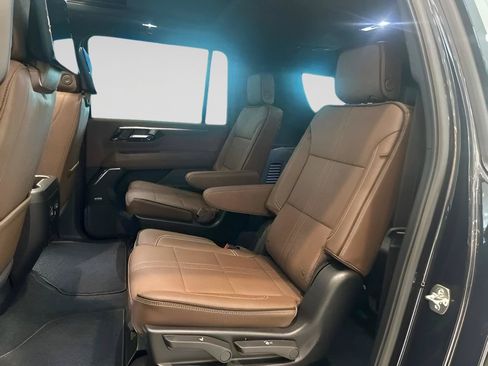 New 2026 Chevrolet Suburban High Country AWD/4WD image 11