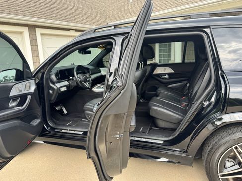 Used 2022 Mercedes-Benz GLS 450 4MATIC w/ AMG Line Exterior image 11