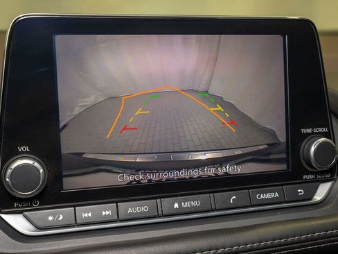 Used 2023 Nissan Rogue SV image 13