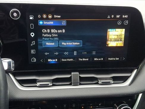 Used 2025 Chevrolet Equinox LT FWD image 12