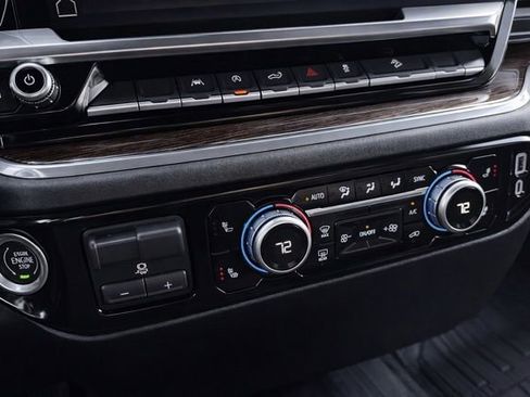 Used 2024 GMC Sierra 1500 Elevation image 25