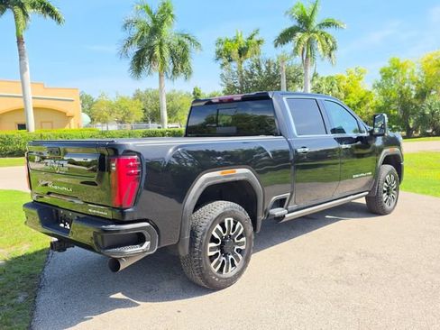 Certified 2025 GMC Sierra 2500 Denali Ultimate AWD/4WD image 4