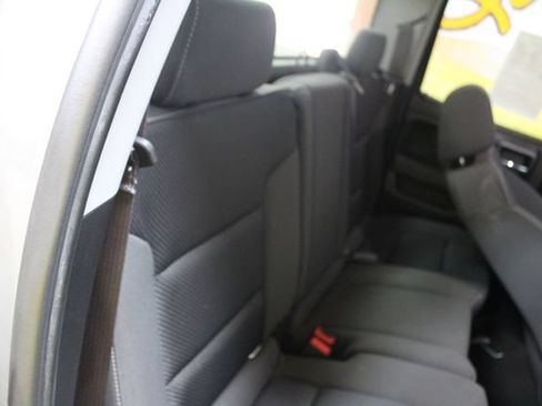 Used 2017 GMC Sierra 1500 SLE w/ Max Trailering Package AWD/4WD image 9