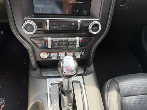 Used 2018 Ford Mustang GT Premium w/ GT Performance Package RWD image 4