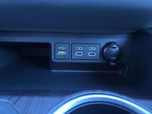 Used 2023 Toyota Highlander Platinum image 23