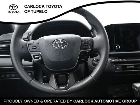 Used 2025 Toyota Camry SE w/ Convenience Package image 28