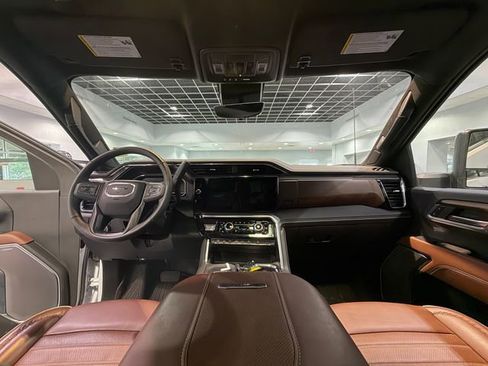 Used 2025 GMC Sierra 2500 Denali Ultimate w/ Max Trailering Package AWD/4WD image 12