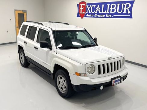 Used 2012 Jeep Patriot Sport FWD image 2