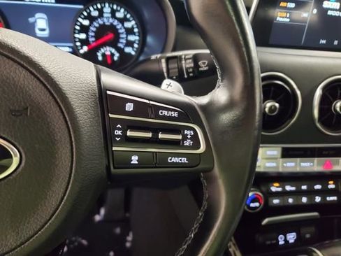 Used 2018 Kia Stinger Premium image 27